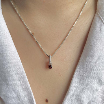 Crimson Glow: Garnet Jewelry Masterpieces